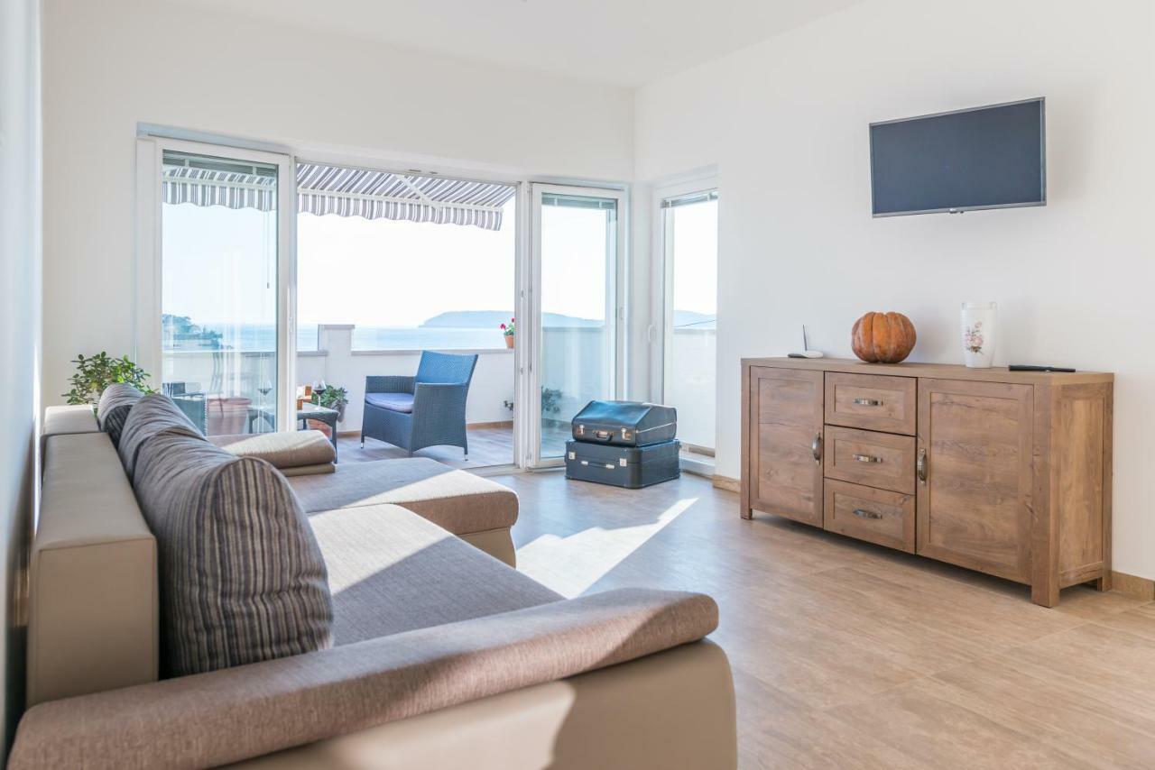 Blue Paradiso Apartment